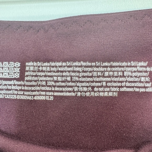 Victoria's Secret Studio 7/8 Leggings Burgundy - Picture 8 of 12